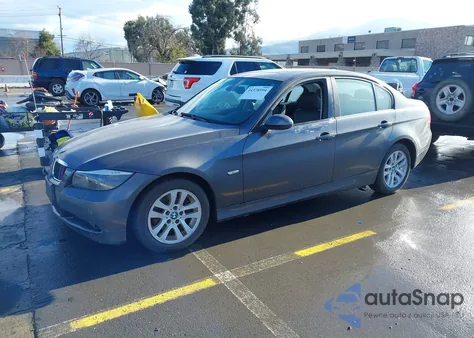 2006 BMW 325Xi z USA, uszkodzony, nr VIN WBAVD13566KV07390